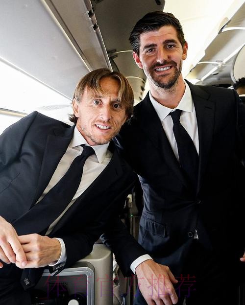 马卡:卢宁仍未与皇马续约 不排除球员离队的可能 马卡:卢宁仍未与皇马续约 不排除球员离队的可能